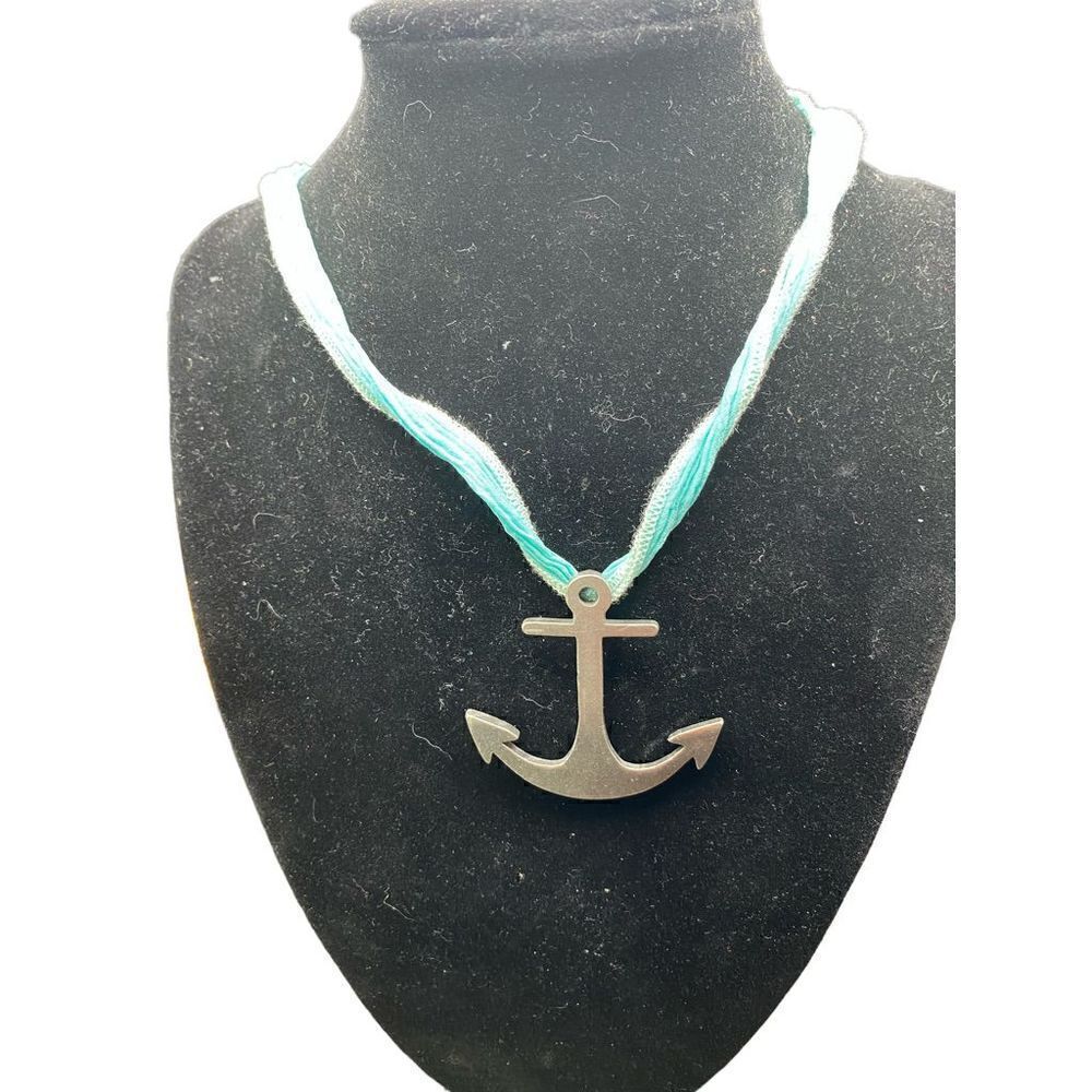 PattyโAndersonโblueย fabricโaluminumโanchorโpendantโnecklaceโNWT